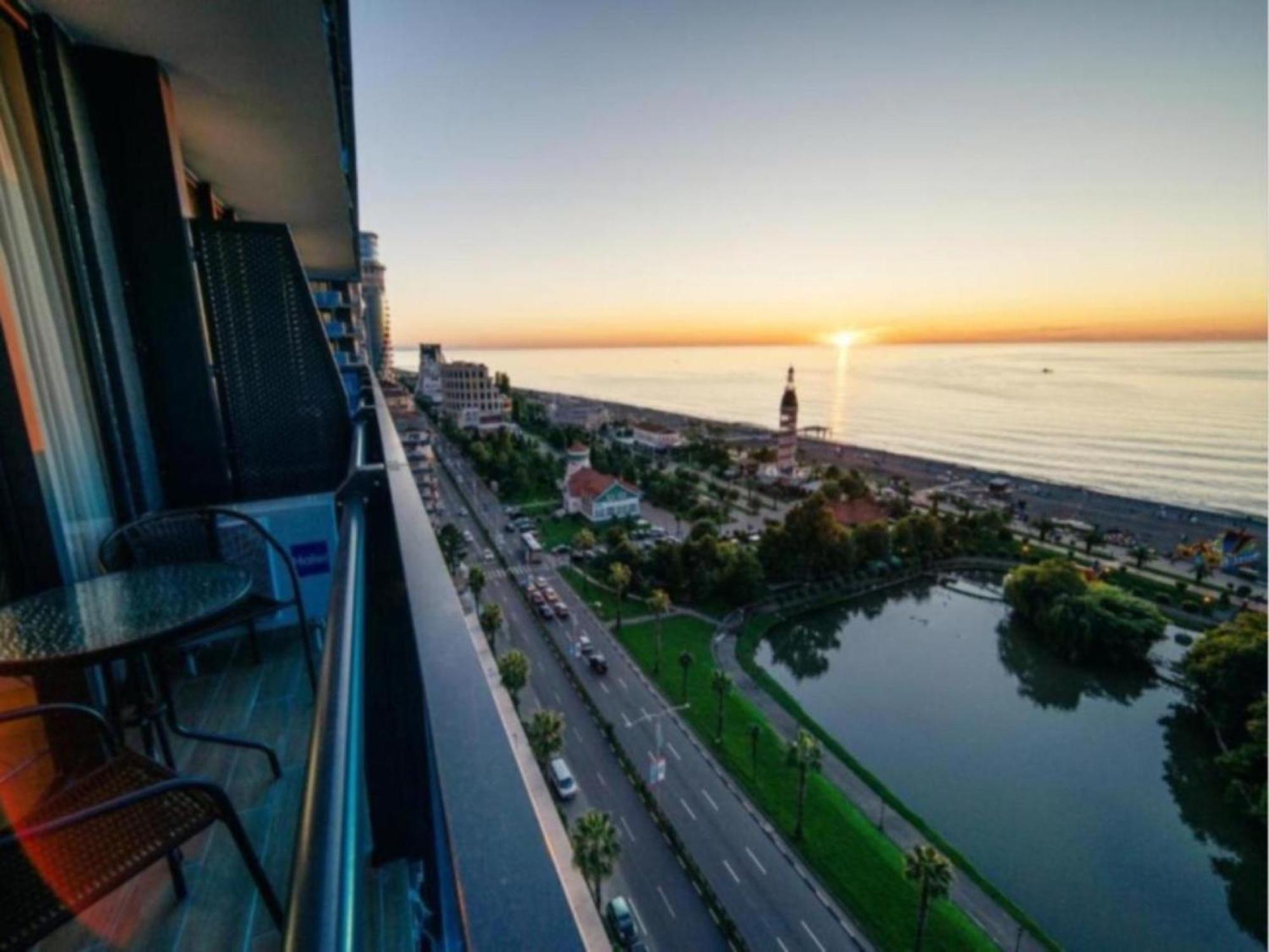 Sea View Orbi City Aparthotel Batumi Exterior photo